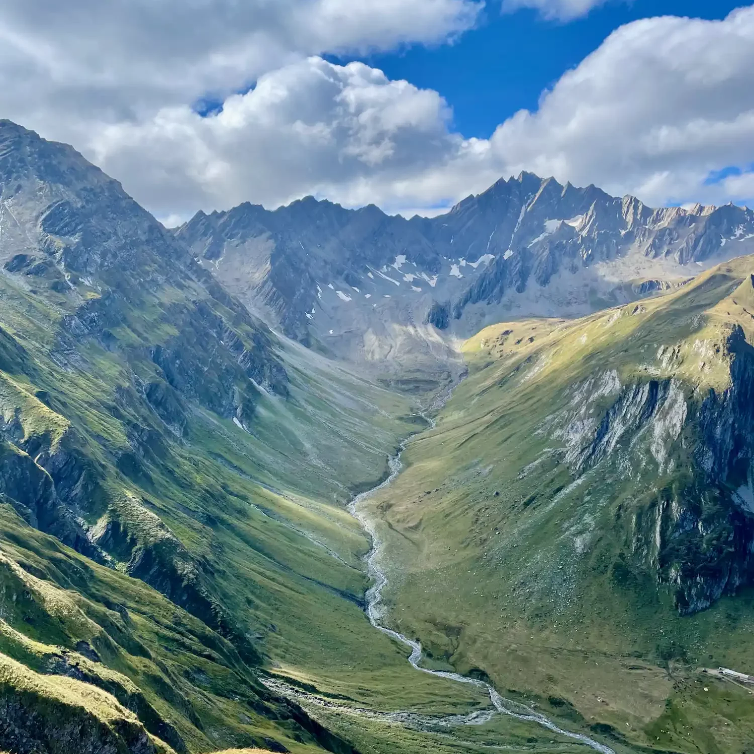 Tour du St. Bernard views to Italty.webp